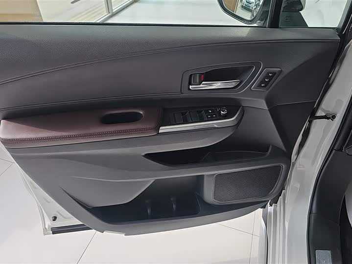 Фото 7 - Toyota Granvia