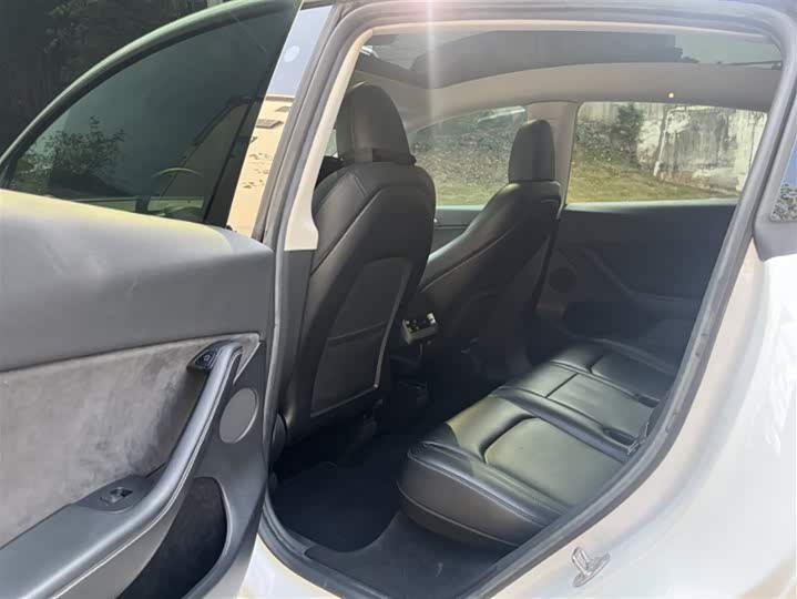 Фото 8 - Tesla Model Y