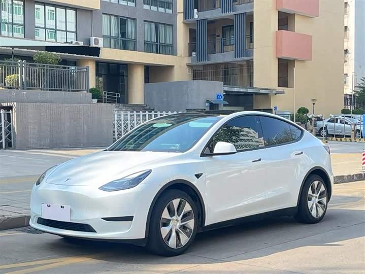 Фото 9 - Tesla Model Y