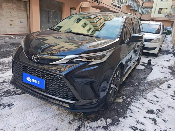 Фото 1 - Toyota Granvia