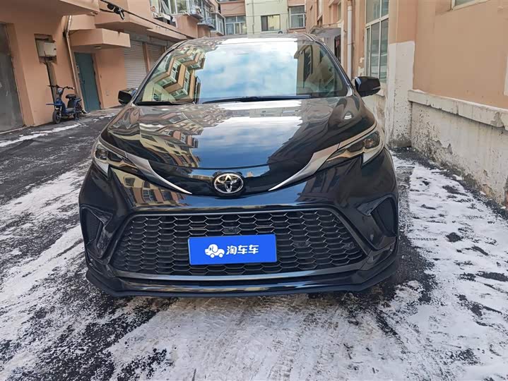 Фото 2 - Toyota Granvia