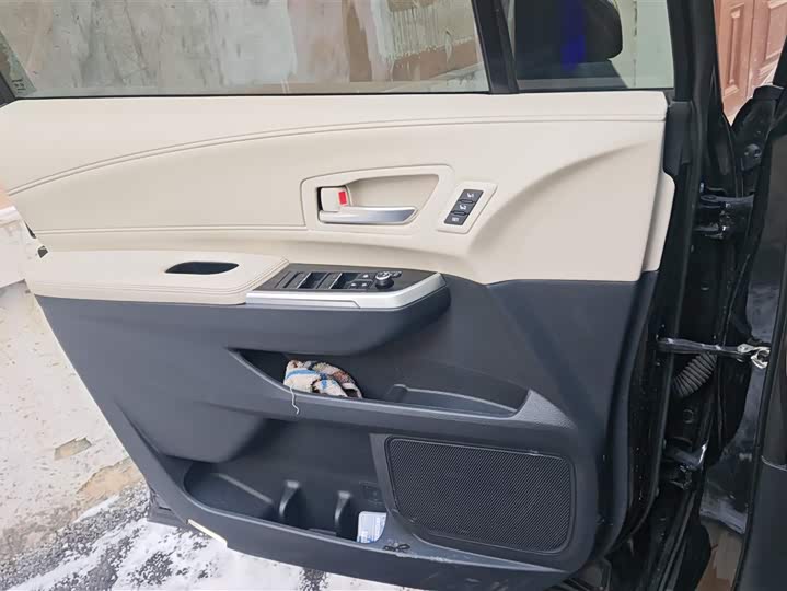 Фото 7 - Toyota Granvia