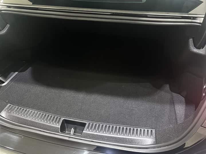 Фото 4 - Mercedes-Benz E-Class Hybrid