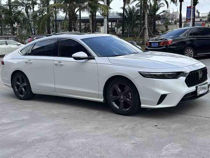 Фото 1 - Honda Inspire