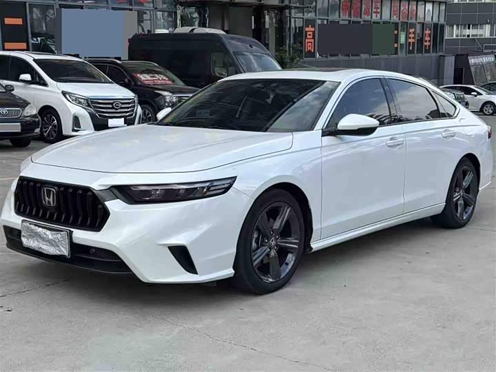 Фото 3 - Honda Inspire