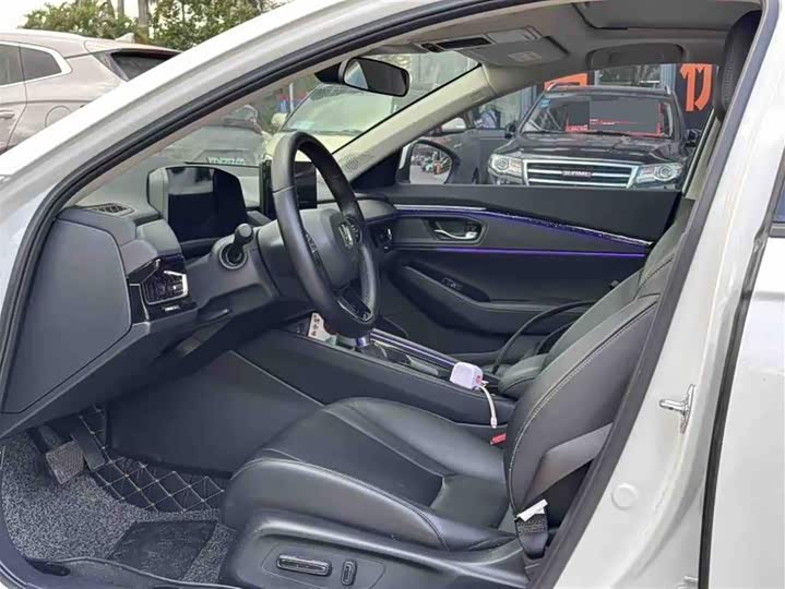 Фото 5 - Honda Inspire