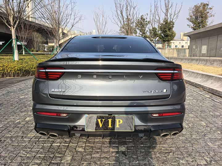 Фото 8 - Geely Preface