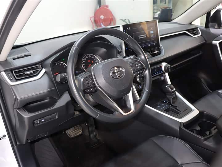 Фото 9 - Toyota Wildlander