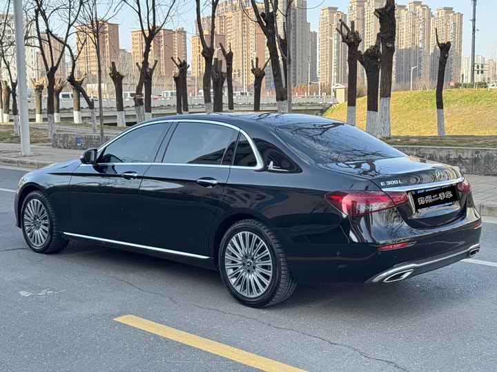 Photo 7 - Mercedes-Benz E-Class