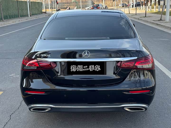 Photo 9 - Mercedes-Benz E-Class