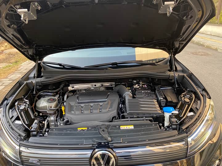 Фото 4 - Volkswagen Tiguan L Pro