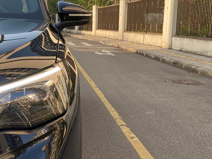 Фото 7 - Volkswagen Tiguan L Pro