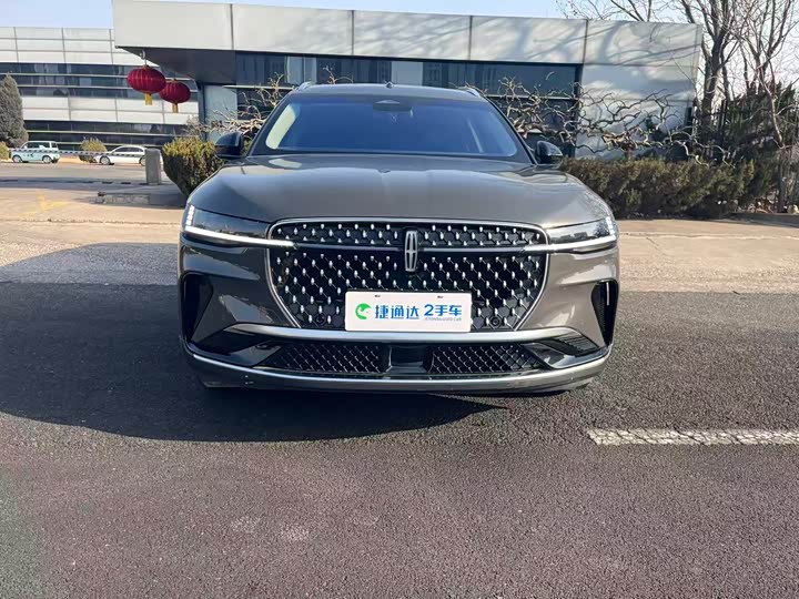 Фото 2 - Lincoln Nautilus