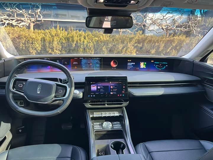 Фото 7 - Lincoln Nautilus