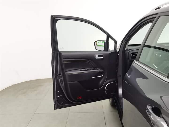 Фото 8 - GAC Trumpchi GS3