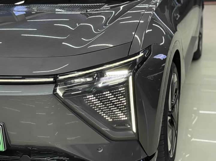 Фото 7 - HiPhi Y