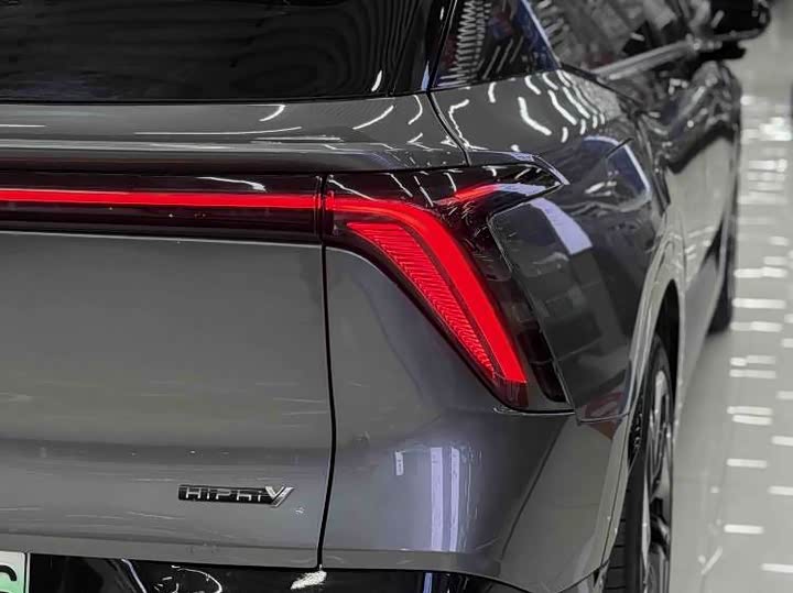 Фото 8 - HiPhi Y