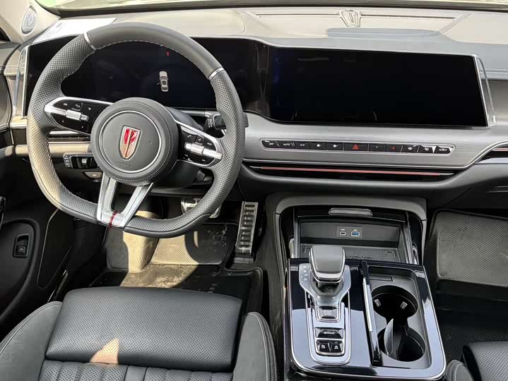 Фото 7 - Hongqi H9