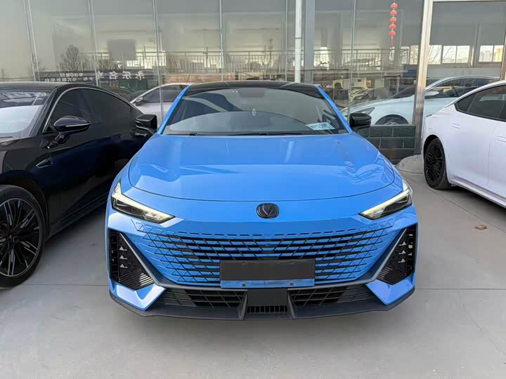 Фото 2 - Changan UNI-V