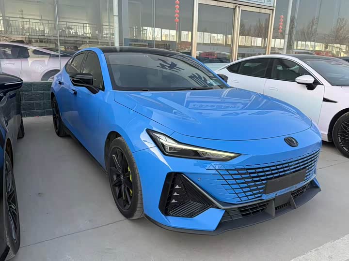 Фото 3 - Changan UNI-V