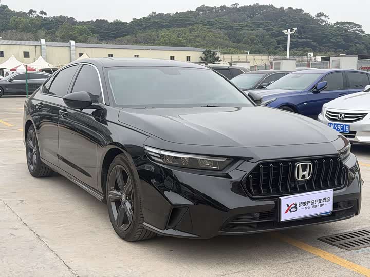 Фото 3 - Honda Inspire