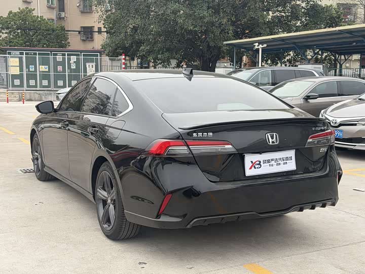 Фото 5 - Honda Inspire