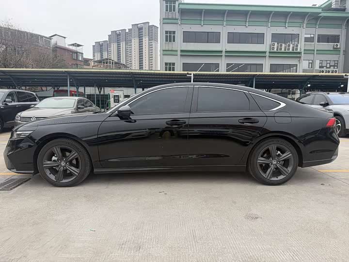 Фото 7 - Honda Inspire