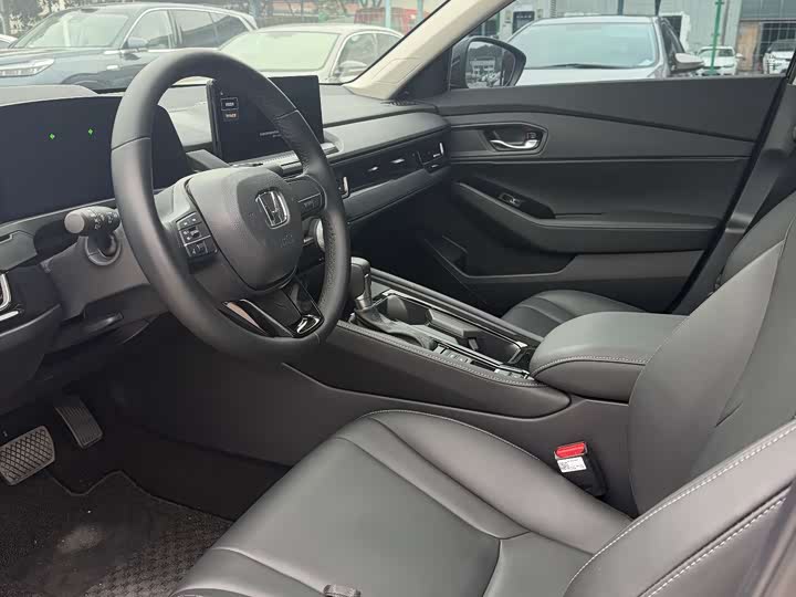 Фото 9 - Honda Inspire