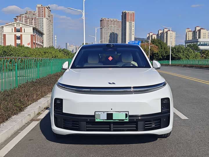 Photo 2 - LiXiang L7