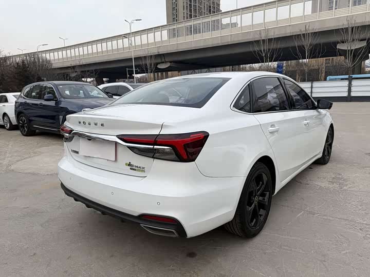 Фото 8 - Roewe i6 Max EV