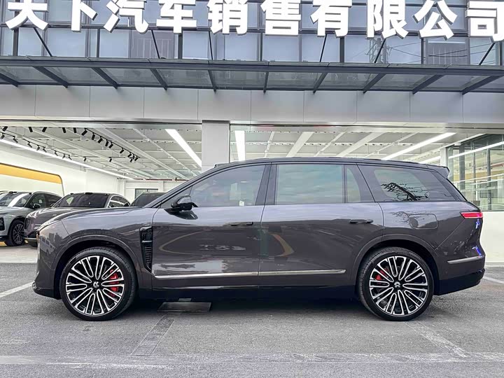 Фото 4 - Nio ES8