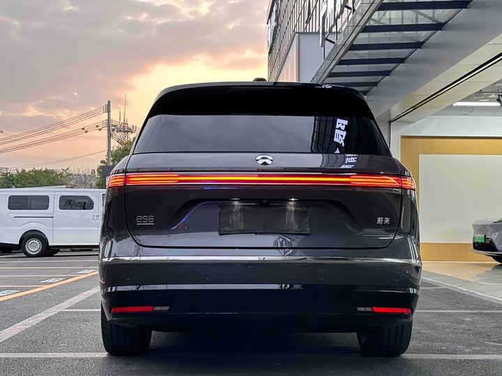 Фото 6 - Nio ES8