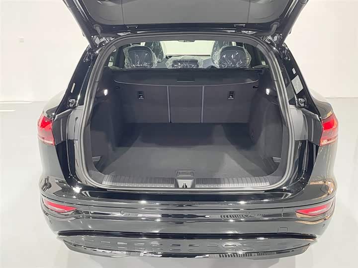 Фото 6 - Audi Q6L e-tron