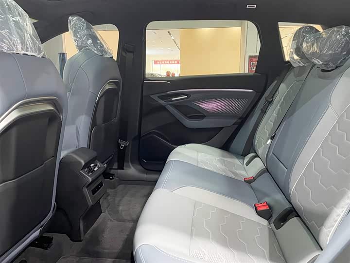 Фото 8 - Audi Q6L e-tron