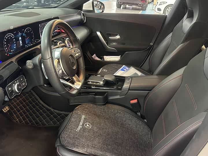 Фото 4 - Mercedes-Benz CLA-Class