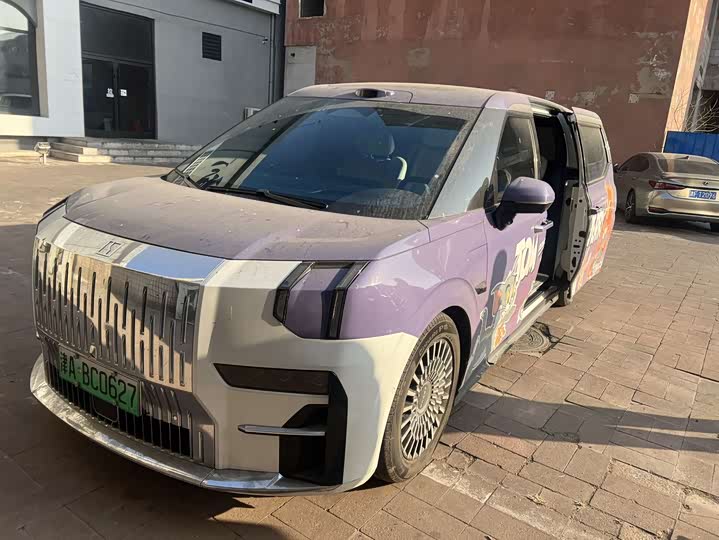 Фото 1 - Zeekr 009