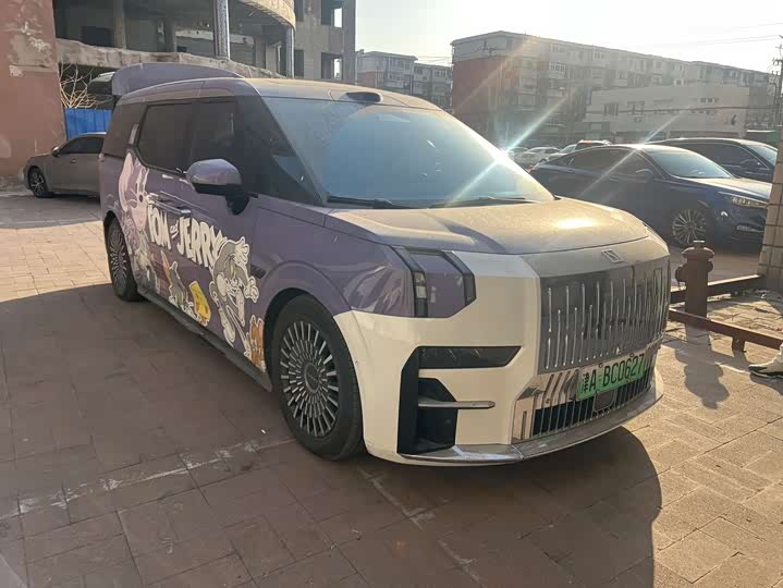 Фото 3 - Zeekr 009