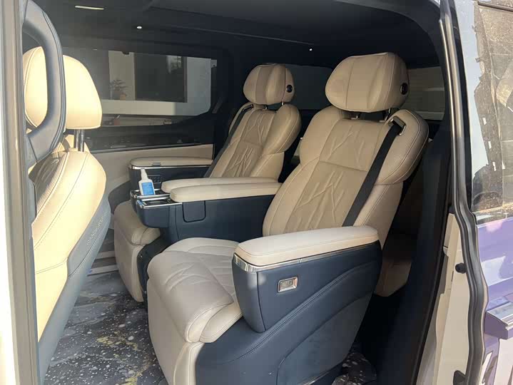 Фото 9 - Zeekr 009