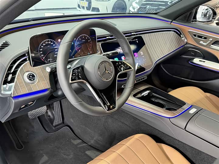 Photo 7 - Mercedes-Benz E-Class