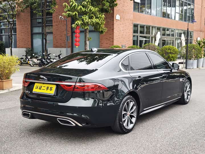 Фото 2 - Jaguar XF L