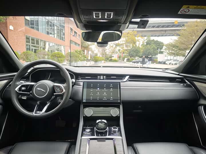 Фото 9 - Jaguar XF L