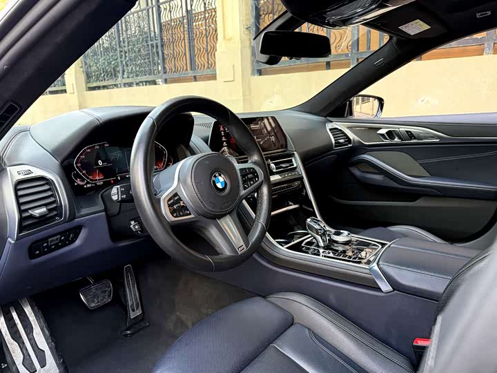 Фото 6 - BMW 8 Series