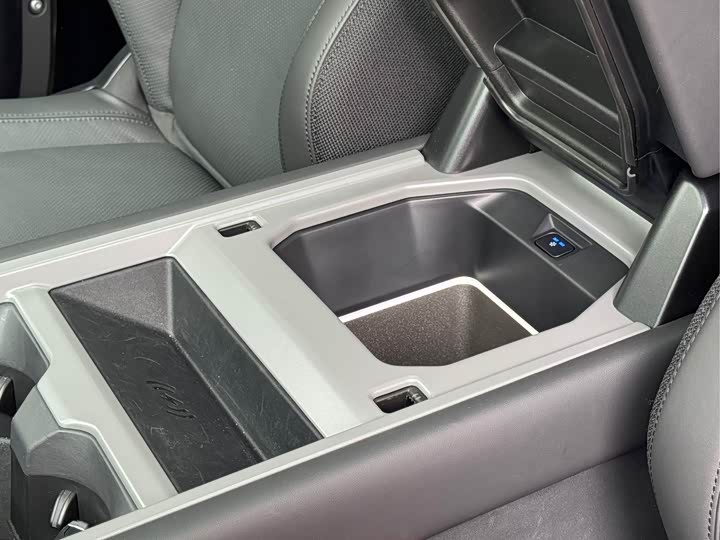 Фото 7 - Land Rover Defender