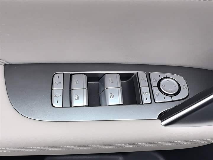 Фото 9 - BYD Tang Hybrid/EV