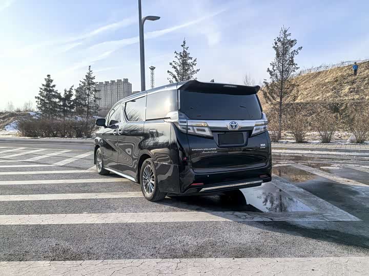 Фото 4 - Toyota Vellfire