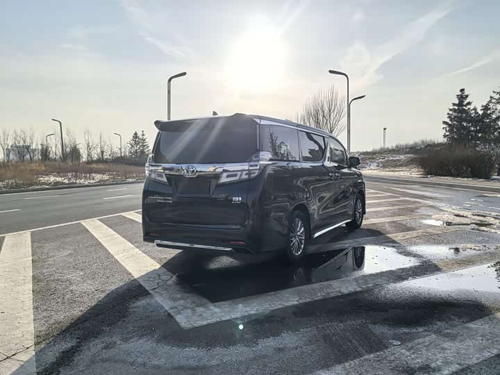 Фото 6 - Toyota Vellfire