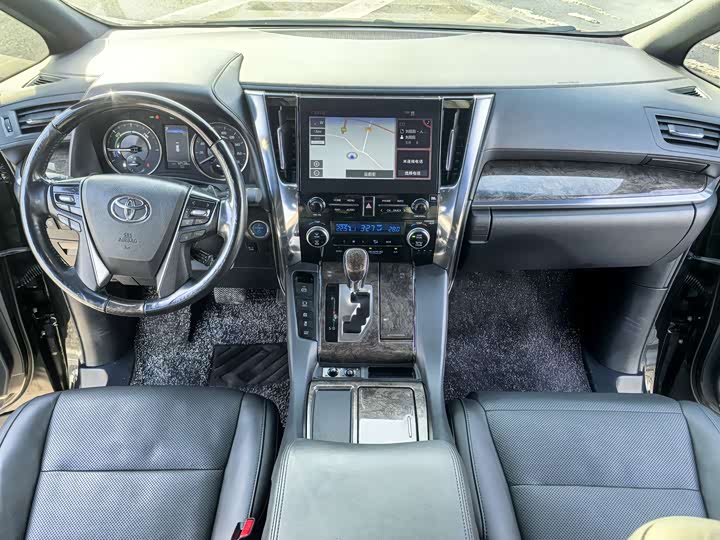 Фото 7 - Toyota Vellfire