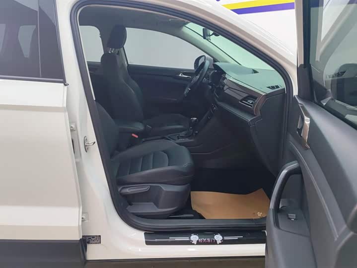 Фото 8 - Volkswagen Tharu