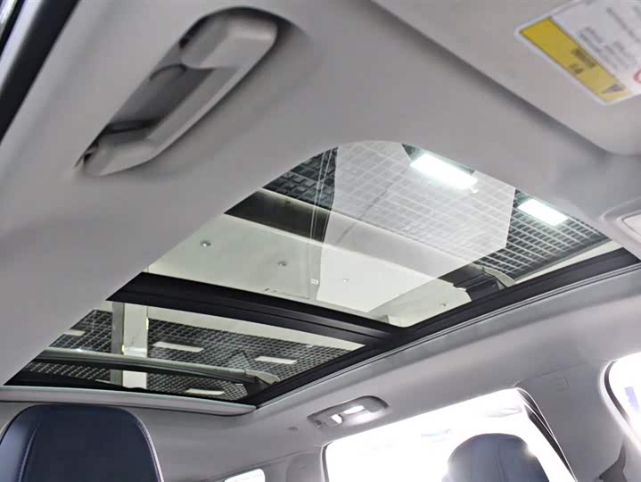 Фото 7 - Chevrolet Equinox Plus