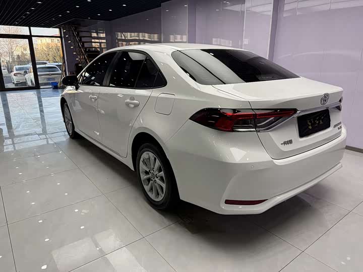 Фото 5 - Toyota Corolla